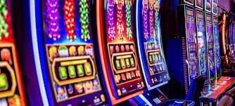 Người dùng truy cập win333 trên điện thoại di động với giao diện tiếng Việt rõ ràng