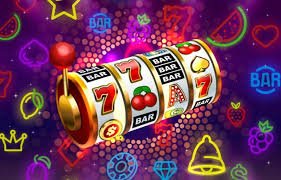 Người dùng thực hiện thao tác nạp tiền qua điện thoại tại win333